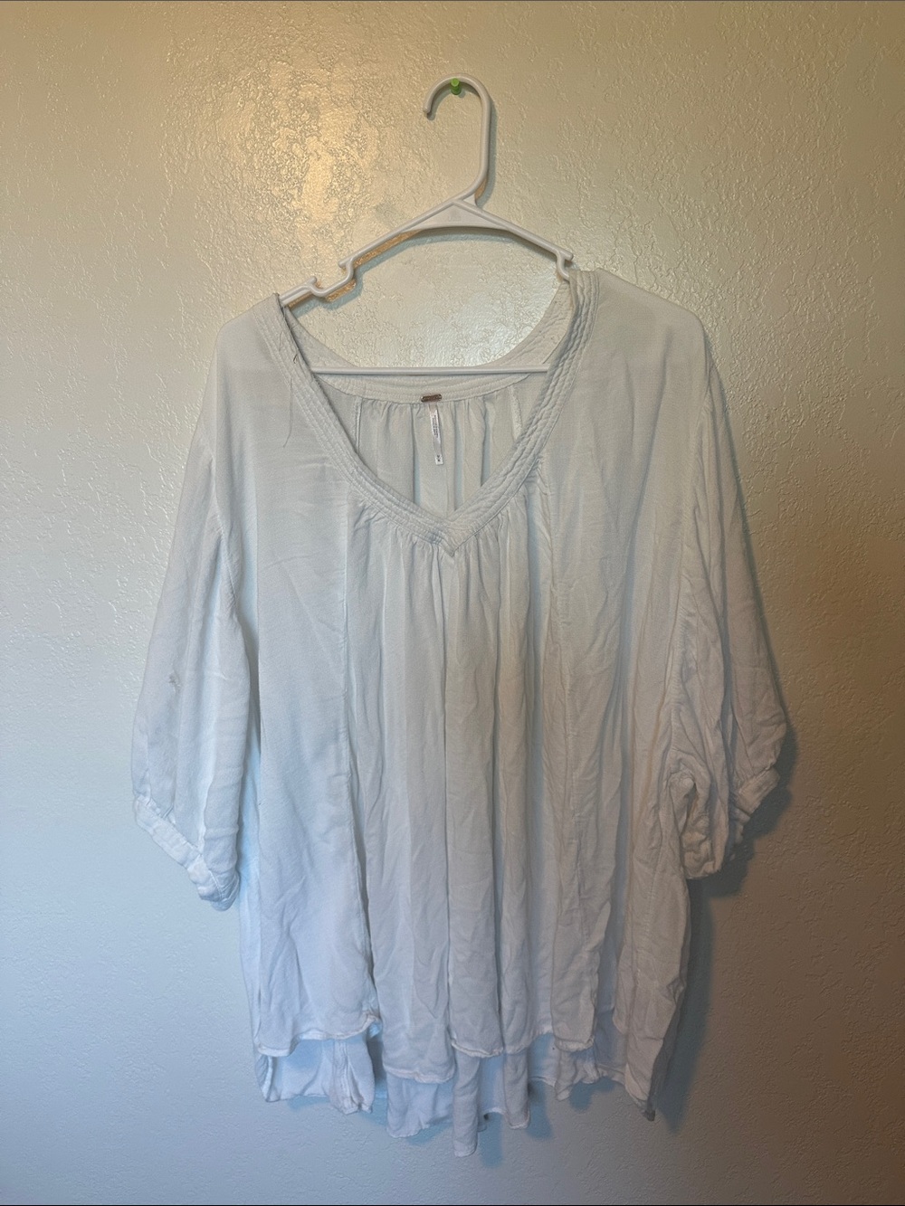 Lightweight White V-Neck free people Top